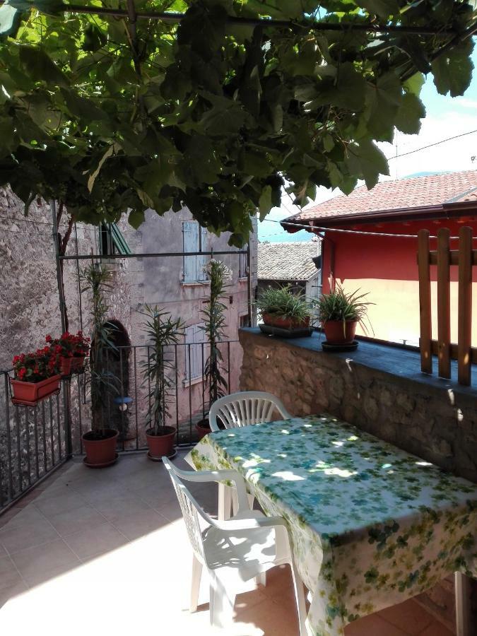 Casa Marilena Apartment มัลเชซิเน ภายนอก รูปภาพ