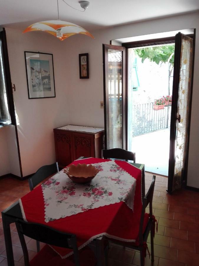 Casa Marilena Apartment มัลเชซิเน ภายนอก รูปภาพ